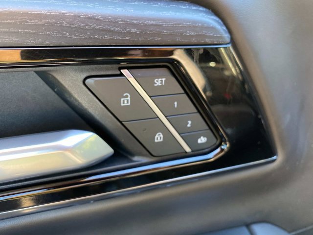 Used 2025 GMC Yukon AT4 Ultimate AWD/4WD image 16