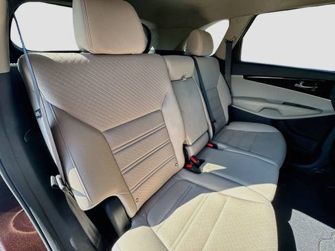 Used 2016 Kia Sorento AWD w/ LX Convenience Package image 26