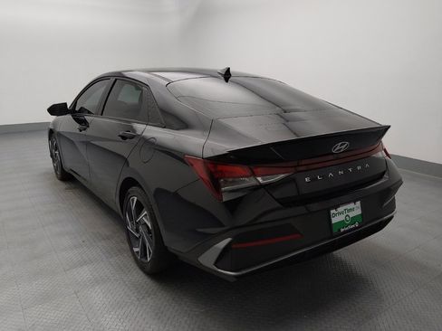 Used 2025 Hyundai Elantra Sport FWD image 5