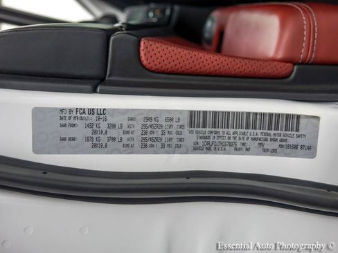 Used 2017 Jeep Grand Cherokee SRT image 37