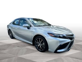 Used 2024 Toyota Camry SE video 2