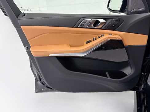 New 2026 BMW X7 xDrive40i w/ M Sport Package AWD/4WD image 23