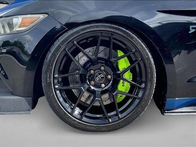 Used 2017 Ford Mustang GT Premium w/ Black Accent Package RWD image 10