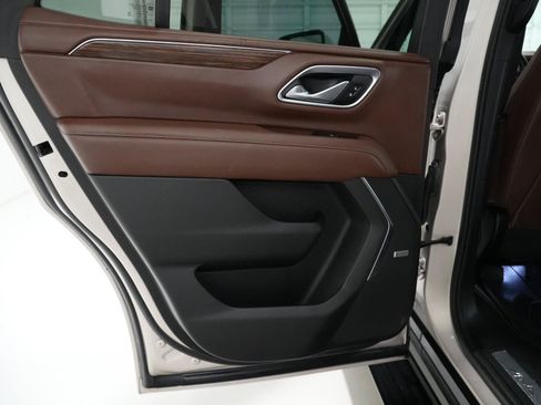 Used 2021 Chevrolet Tahoe High Country w/ Premium Package RWD image 17