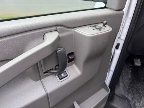 New 2026 Chevrolet Express 2500 RWD image 10