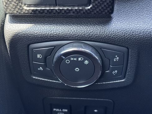 Used 2019 Ford F150 Lariat w/ Equipment Group 502A Luxury AWD/4WD image 27