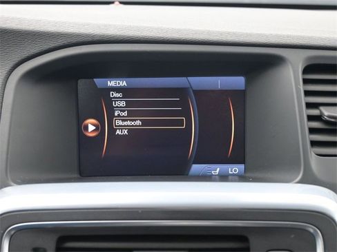 Used 2015 Volvo V60 T5 Premier image 18