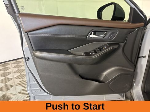 Used 2023 Nissan Rogue SL w/ SL Premium Package image 8