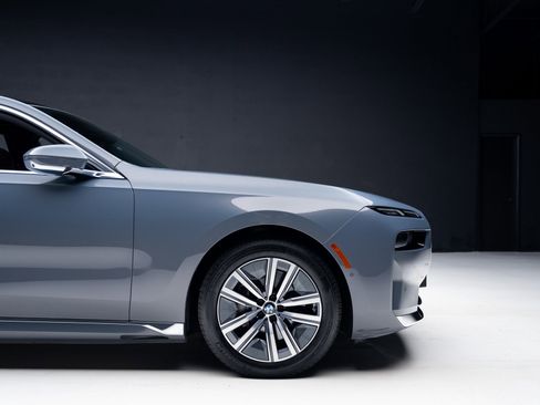 Used 2023 BMW i7 xDrive60 image 38