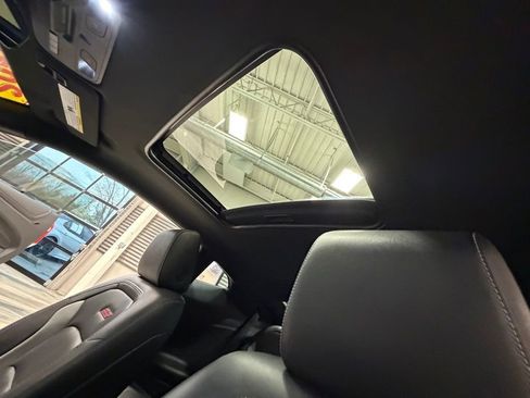 Used 2018 Chevrolet Camaro SS image 8