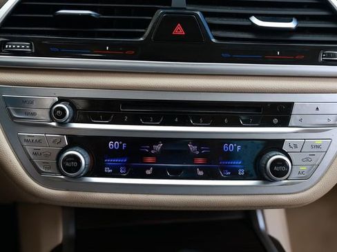 Used 2018 BMW 740i image 38