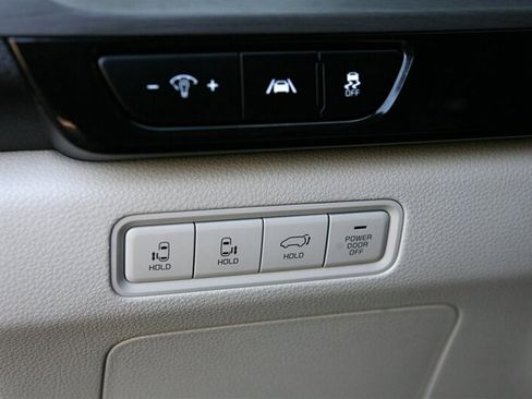 Used 2022 Kia Carnival SX image 13