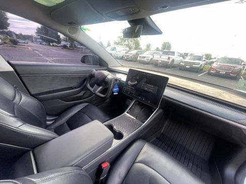 Used 2018 Tesla Model 3 Long Range RWD image 5