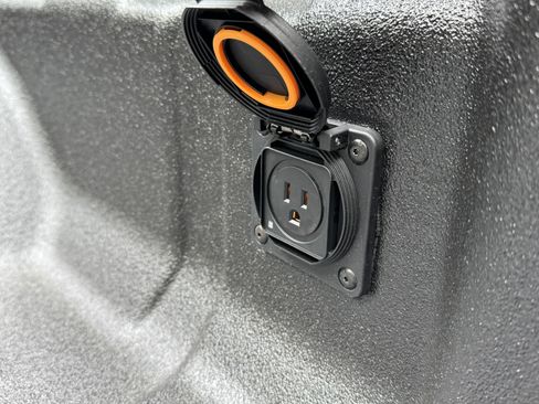 New 2026 GMC Canyon Elevation w/ Convenience Package image 7