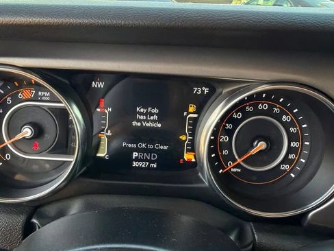 Used 2022 Jeep Wrangler Sport AWD/4WD image 15