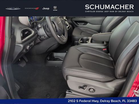 New 2026 Chrysler Voyager LX FWD image 6