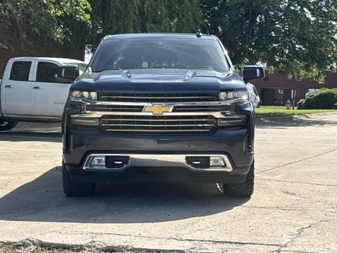 Used 2019 Chevrolet Silverado 1500 High Country w/ Technology Package AWD/4WD image 2
