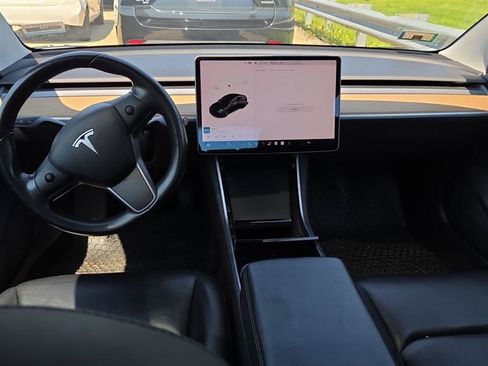 Used 2019 Tesla Model 3 Standard Range Plus RWD image 5