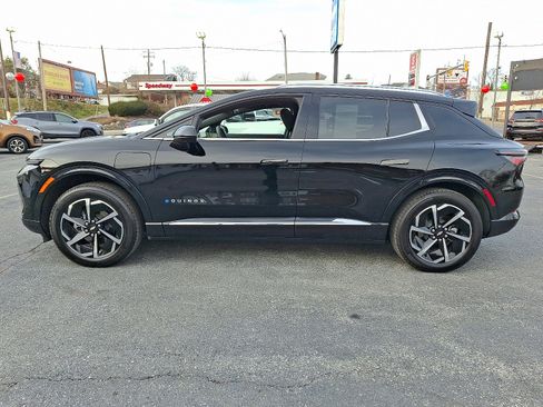 Used 2025 Chevrolet Equinox EV LT w/ Convenience Package image 2