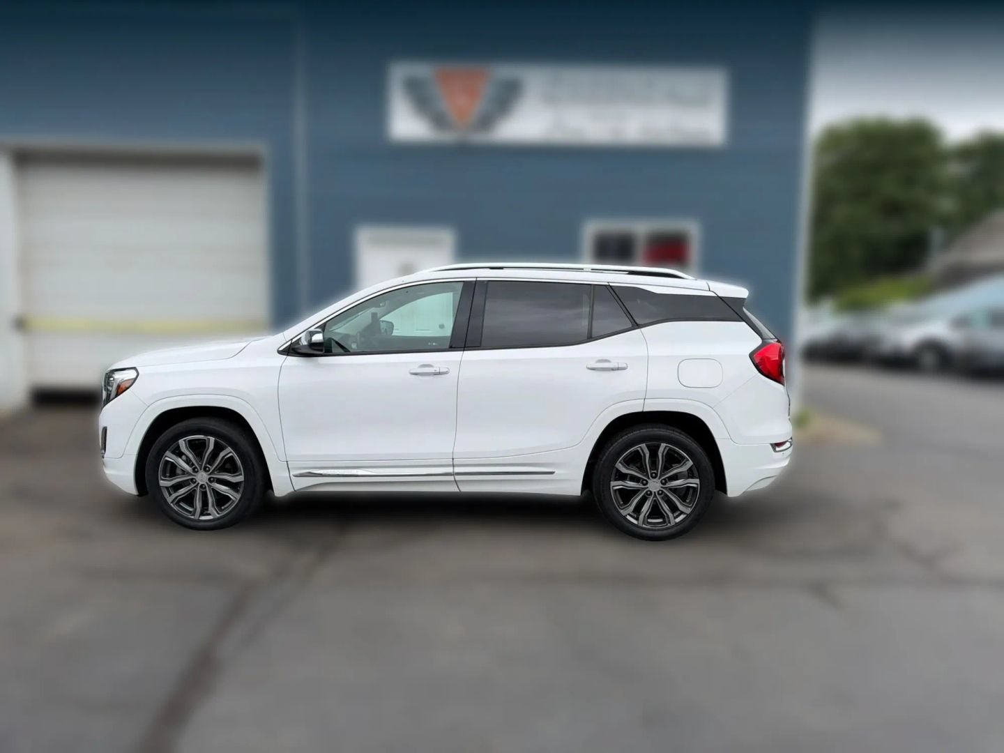 Used 2018 GMC Terrain Denali w/ Comfort Package AWD/4WD image 3