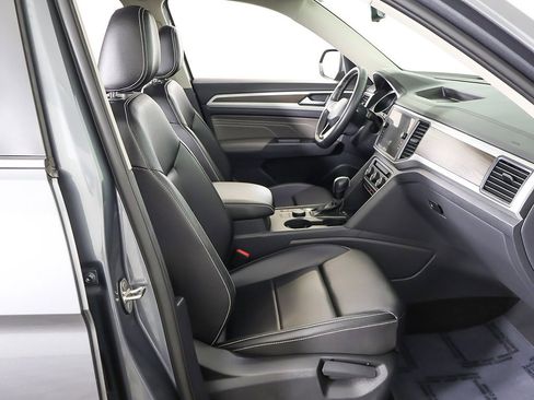 Used 2021 Volkswagen Atlas SE image 31