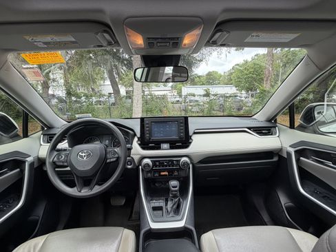 Used 2019 Toyota RAV4 XLE w/ Convenience Package FWD image 36