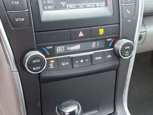 Used 2017 Toyota Camry LE image 16