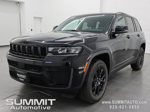 New 2026 Jeep Grand Cherokee Altitude AWD/4WD image 6