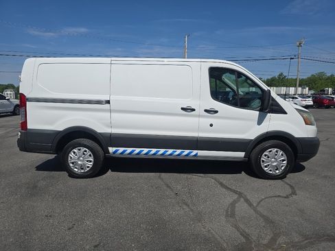 Used 2015 Ford Transit 250 130 Low Roof RWD image 19