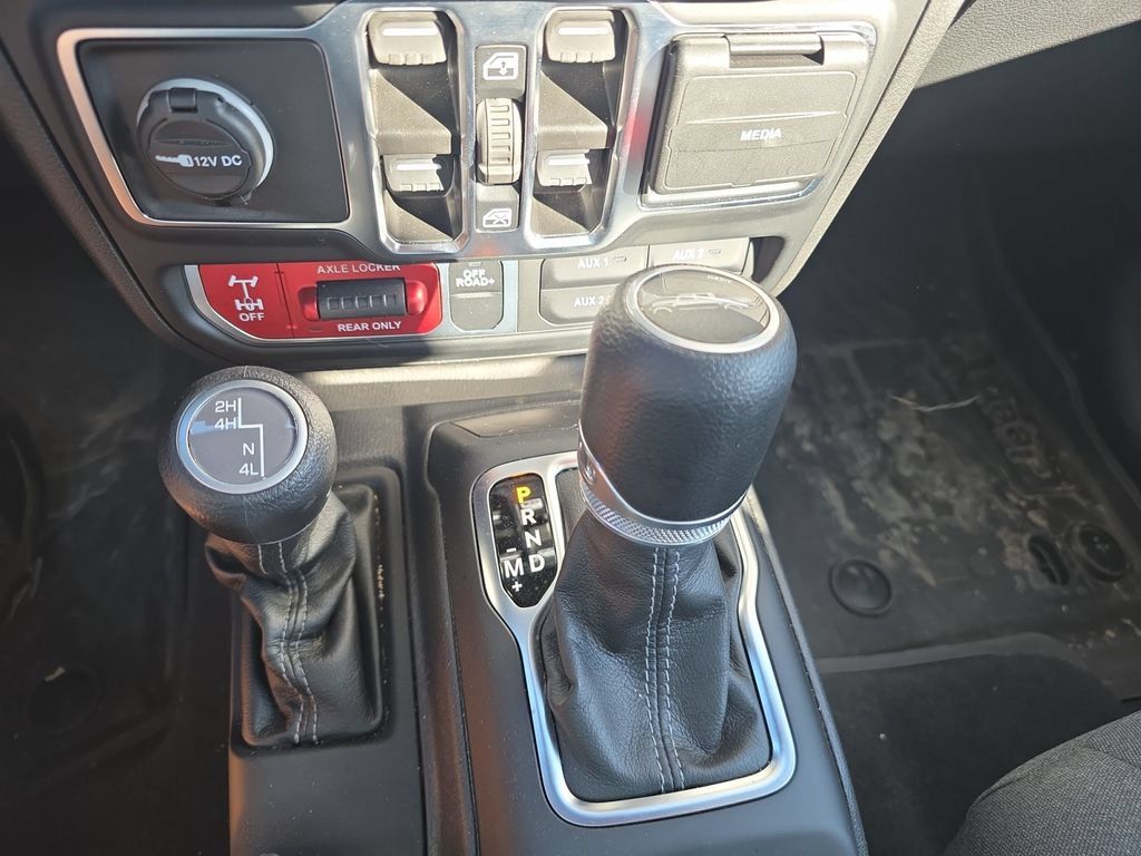 Used 2024 Jeep Gladiator Overland AWD/4WD image 20