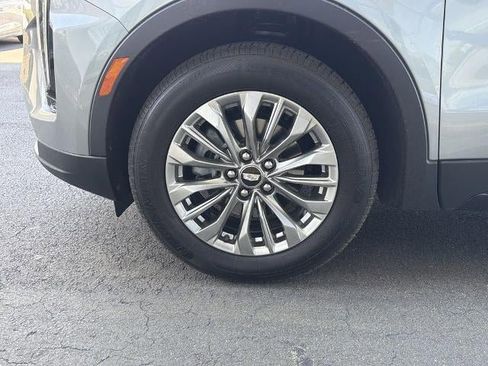 Used 2025 Cadillac XT4 Premium Luxury FWD image 11
