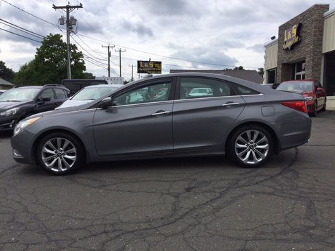 Used 2013 Hyundai Sonata SE w/ Navigation & Sunroof Pkg FWD image 11