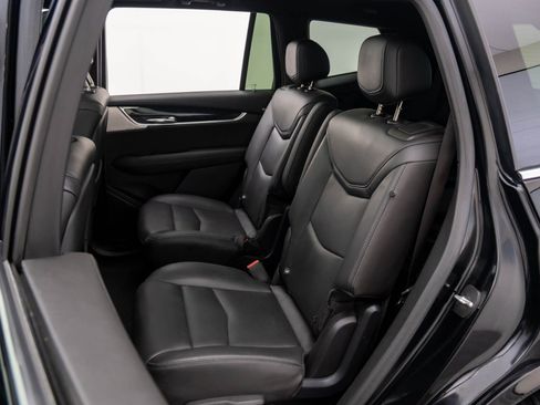 Used 2020 Cadillac XT6 Premium Luxury image 17