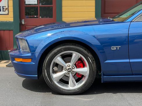 Used 2006 Ford Mustang GT Premium RWD image 31