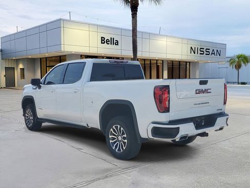 Used 2022 GMC Sierra 1500 AT4 w/ Technology Package image 4