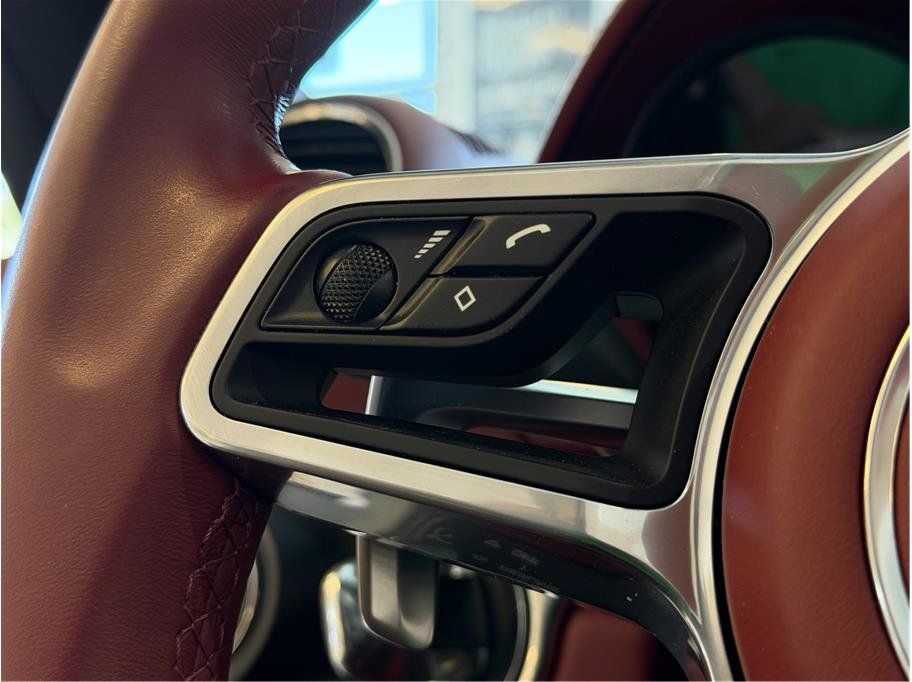 Used 2024 Porsche 718 Boxster S RWD image 18