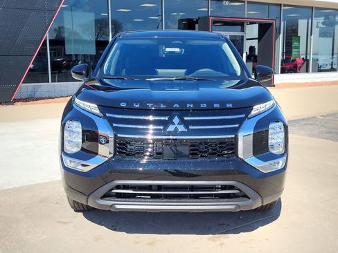 New 2026 Mitsubishi Outlander ES image 12
