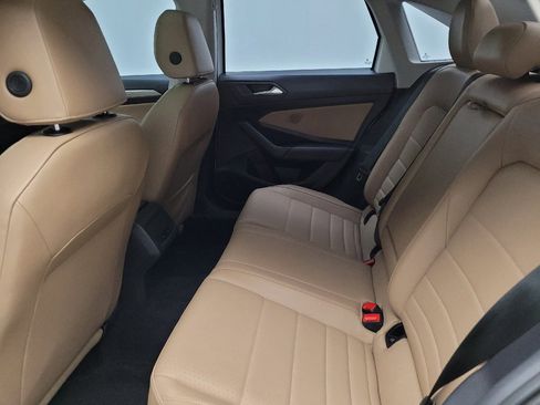 Used 2021 Volkswagen Jetta SE w/ SE Cold Weather Package image 18