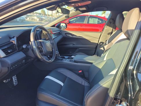 Used 2025 Toyota Camry SE image 19
