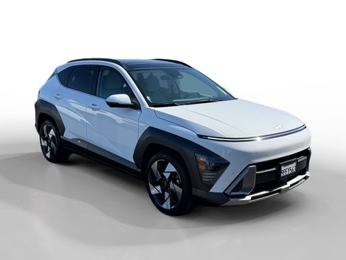 Certified 2025 Hyundai Kona Limited FWD image 7