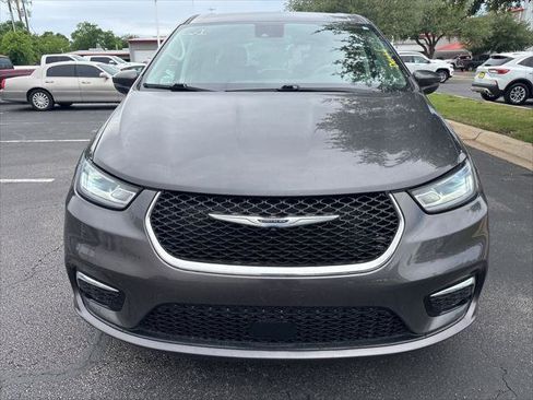 Certified 2023 Chrysler Pacifica Touring-L FWD image 1