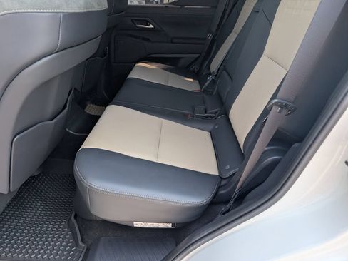 Used 2024 Lexus GX 550 AWD/4WD image 13