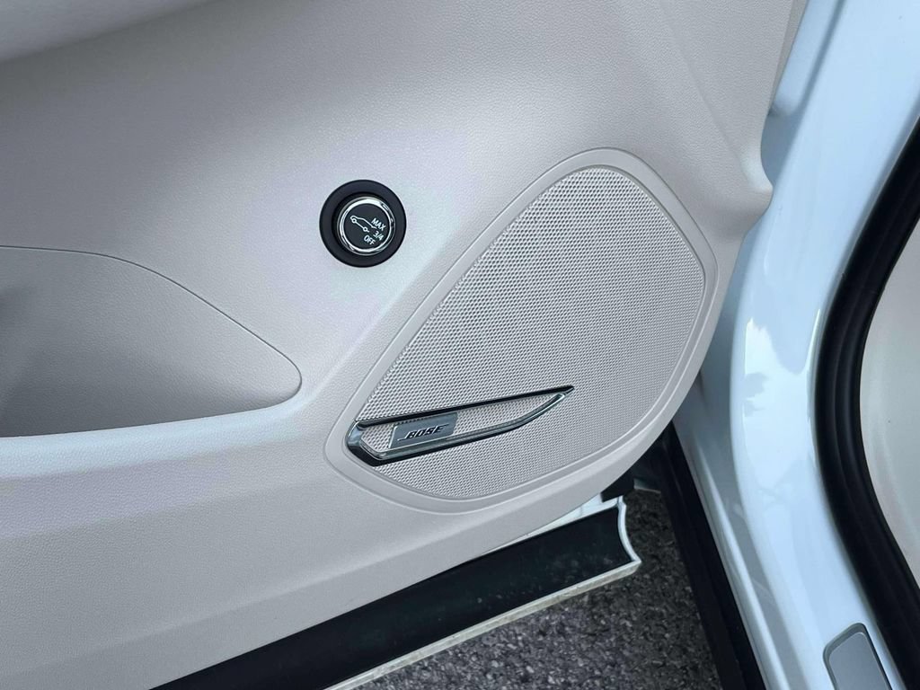 Certified 2022 Buick Envision Avenir w/ Technology Package II FWD image 27