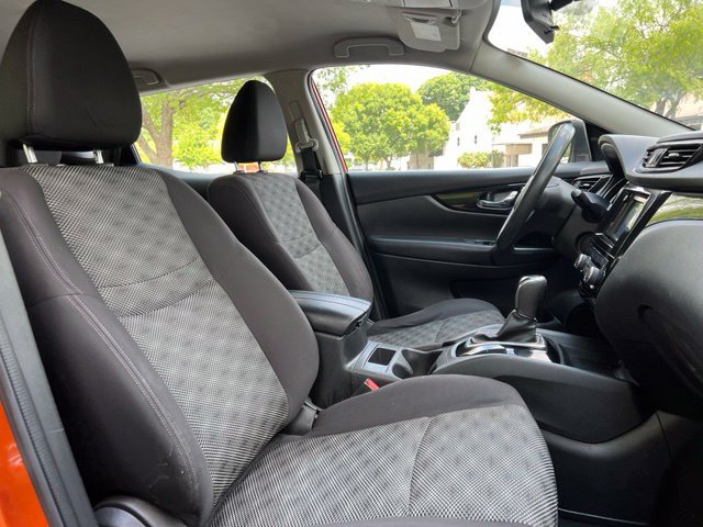 Used 2020 Nissan Rogue Sport SV FWD image 23