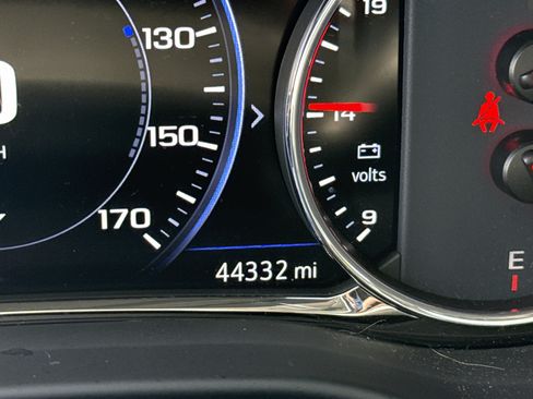 Used 2023 GMC Acadia AT4 w/ Technology Package AWD/4WD image 22