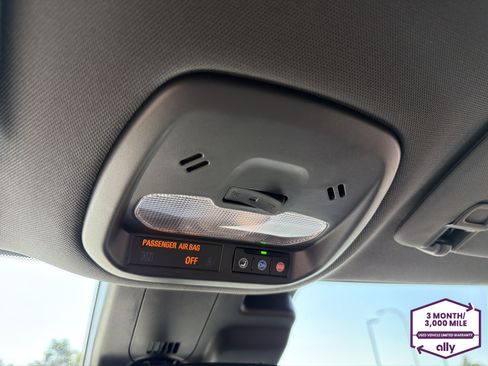 Used 2024 Chevrolet Trax RS FWD image 20