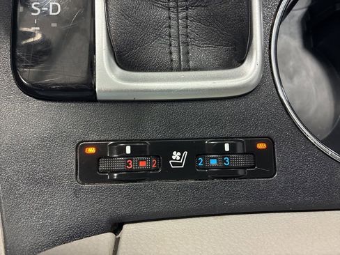 Used 2015 Toyota Highlander Limited image 26