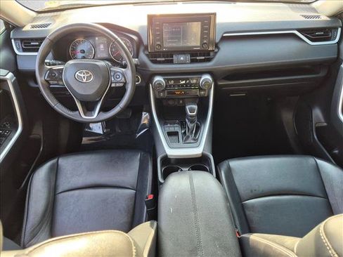 Used 2020 Toyota RAV4 XLE Premium FWD image 18