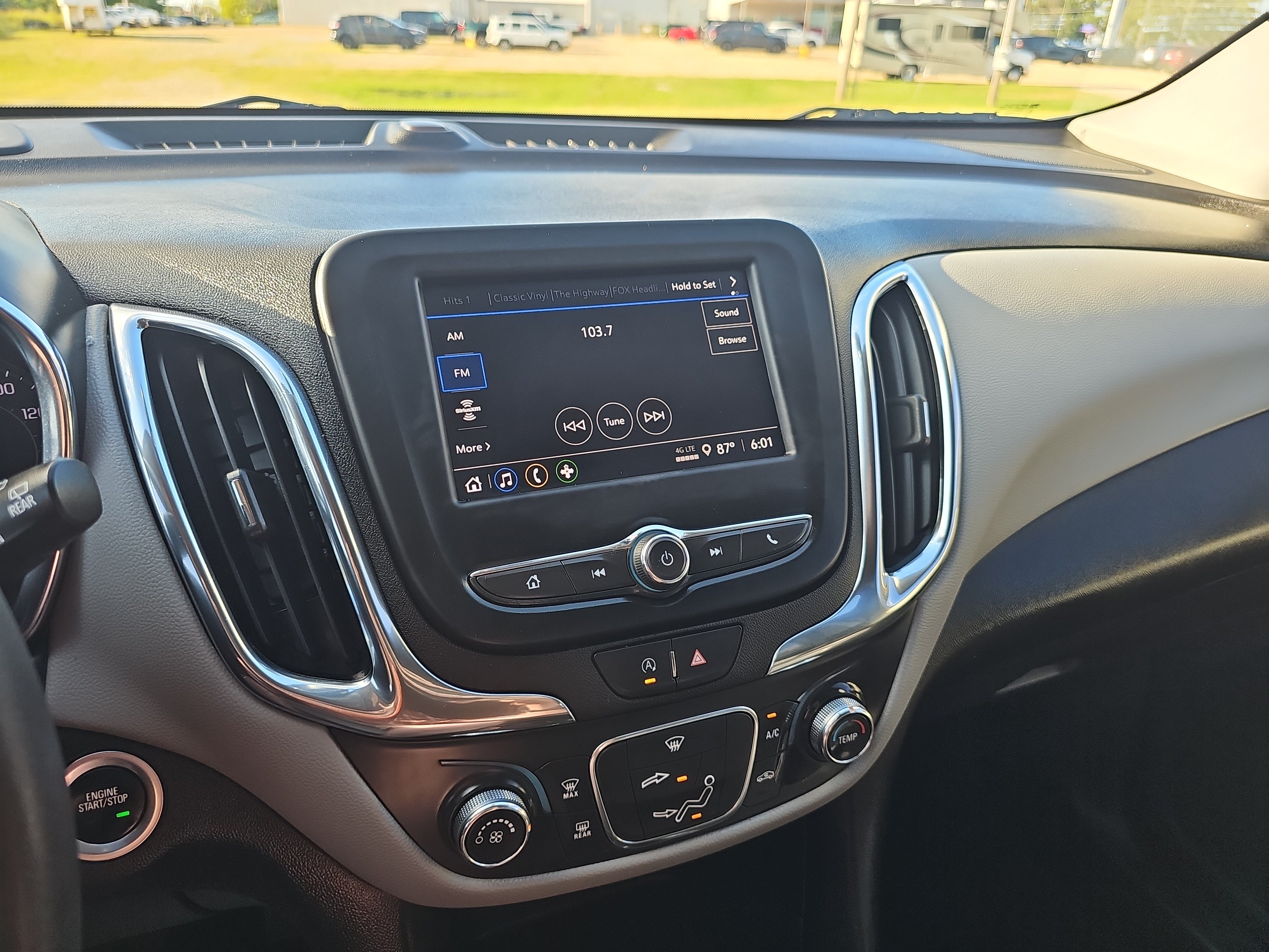 Used 2023 Chevrolet Equinox LS w/ LS Convenience Package AWD/4WD image 25