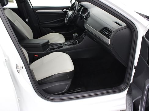Used 2020 Volkswagen Jetta R-Line w/ R-Line Cold Weather Package FWD image 38